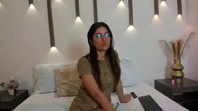 Snapshot of scarlett_rosse_x chatting on 3, 2, 2026 scarlett rosse x online show from 3, 2, 2026