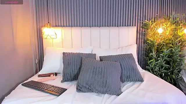 LunaKarther online show from 7, 2, 2026