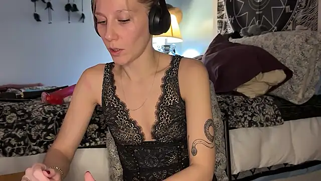 mysunidreamss online show from 3, 2, 2026