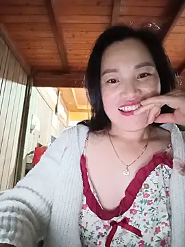 Snapshot of yu--yo chatting on 24, 5, 2026 yu--yo online show from 24, 5, 2026