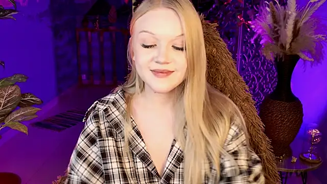 ChloeWhite online show from 12, 3, 2026