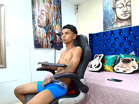 angelcutexx18 online show from 23, 4, 2026