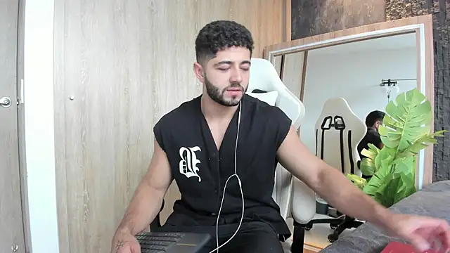 Snapshot of Thiago_moretti chatting on 3, 6, 2026 Thiago moretti online show from 3, 6, 2026