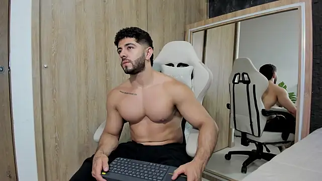 Snapshot of Thiago_moretti chatting on 13, 7, 2026 Thiago moretti online show from 13, 7, 2026