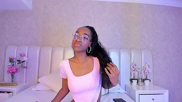 Julianiita  online show from 14, 2, 2026