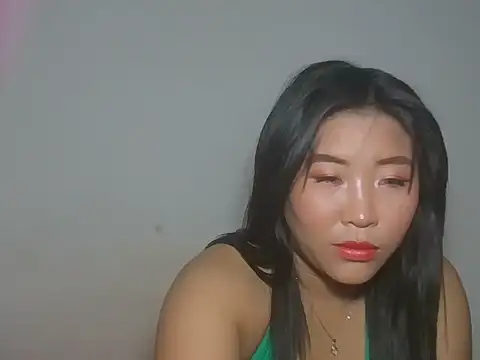 Zyeiii online show from 4, 4, 2026