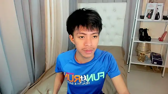 Snapshot of davincihugecock chatting on 4, 2, 2026 davincihugecock online show from 4, 2, 2026