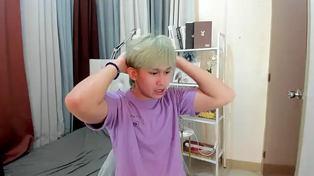 Snapshot of davincihugecock chatting on 13, 4, 2026 davincihugecock online show from 13, 4, 2026