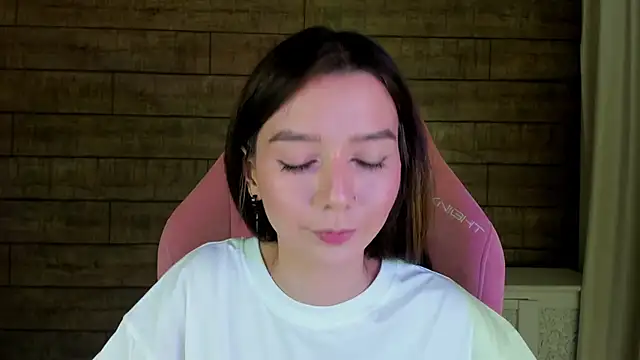 VanessaVienne online show from 11, 4, 2026