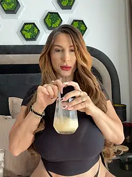 LucyBridgette online show from 10, 7, 2026