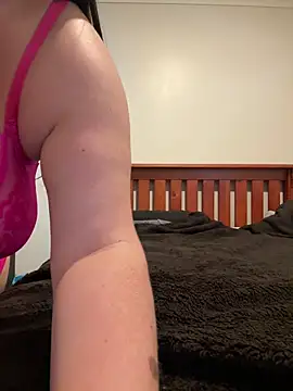 carinabro10 online show from 23, 2, 2026