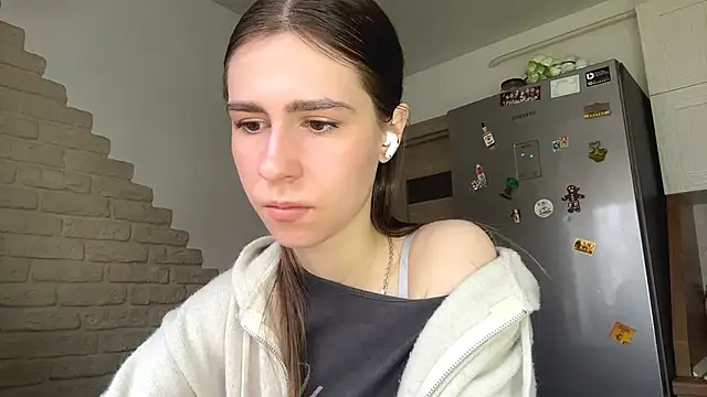 ElsieKuhlmann online show from 11, 4, 2026