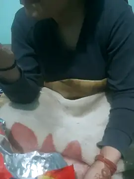 Lovebird2006 online show from 11, 1, 2026