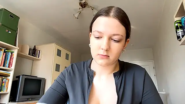 JammieMickiewicz online show from 25, 3, 2026