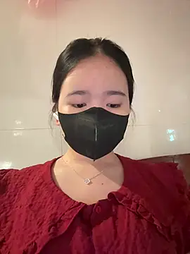 Gwen879 online show from 7, 4, 2026