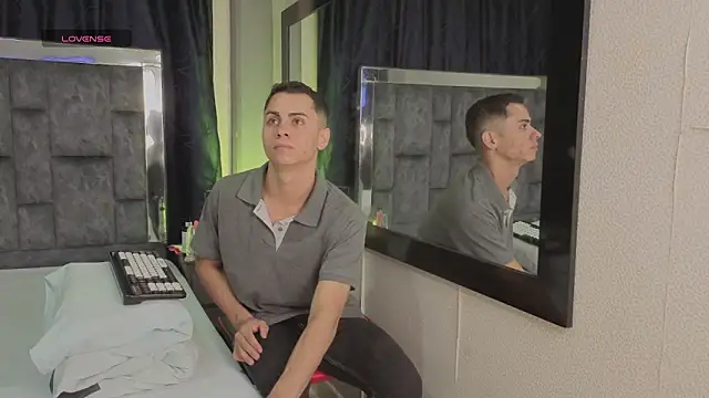 LeoMonnroe online show from 15, 3, 2026