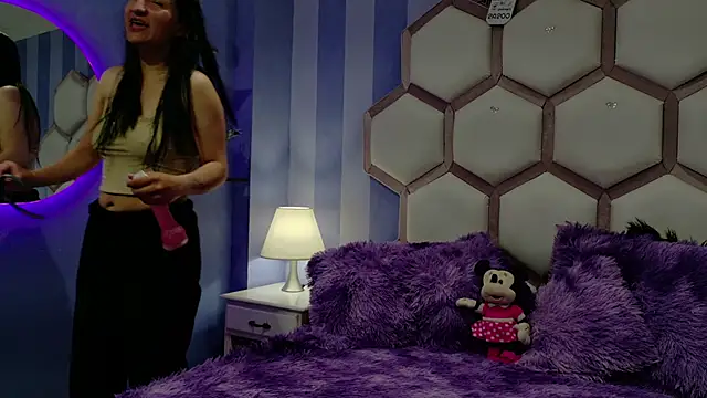 yvi taylor online show from 20, 4, 2026