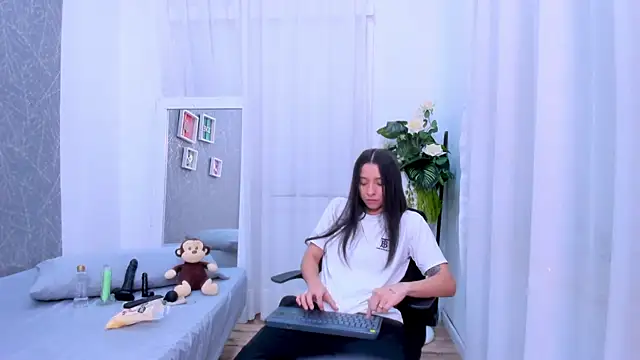 ViictoriiaSaenz online show from 5, 2, 2026