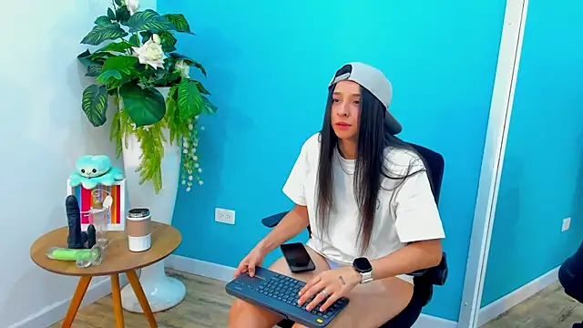 ViictoriiaSaenz online show from 2, 3, 2026