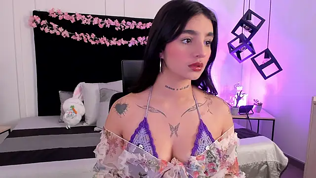 Abriil cutee online show from 6, 4, 2026