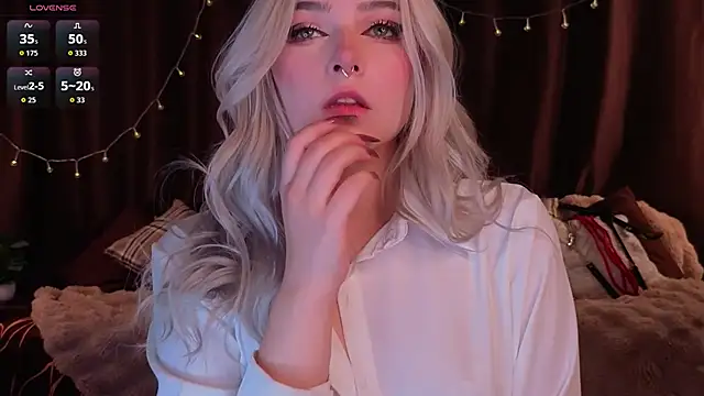 ShyniAlice online show from 27, 3, 2026