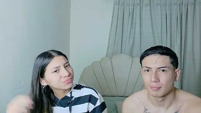 Snapshot of ScarlettAndLucas chatting on 18, 6, 2026 ScarlettAndLucas online show from 18, 6, 2026