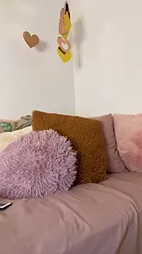 GiannaMagari online show from 4, 2, 2026