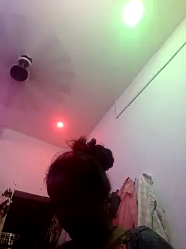 kiiuu sexe online show from 15, 4, 2026