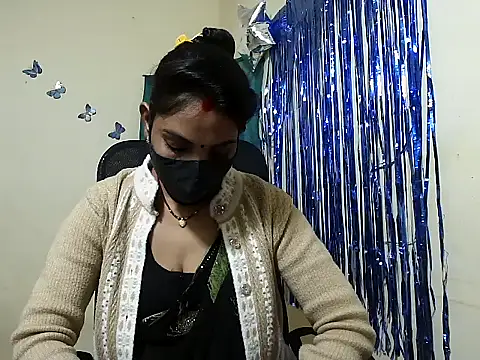 Snapshot of Shivani-Gupta chatting on 1, 2, 2026 Shivani-Gupta online show from 1, 2, 2026