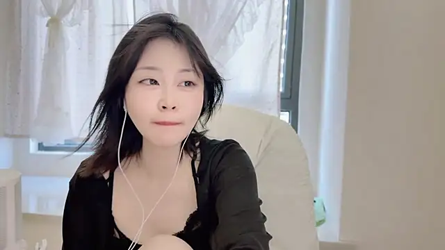 Snapshot of Onefiona chatting on 8, 7, 2026 Onefiona online show from 8, 7, 2026