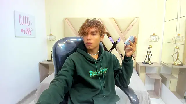 Anyelo Twink online show from 15, 2, 2026