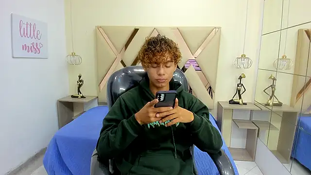 Anyelo Twink online show from 24, 2, 2026