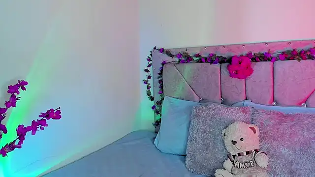 Britanny77 online show from 3, 3, 2026