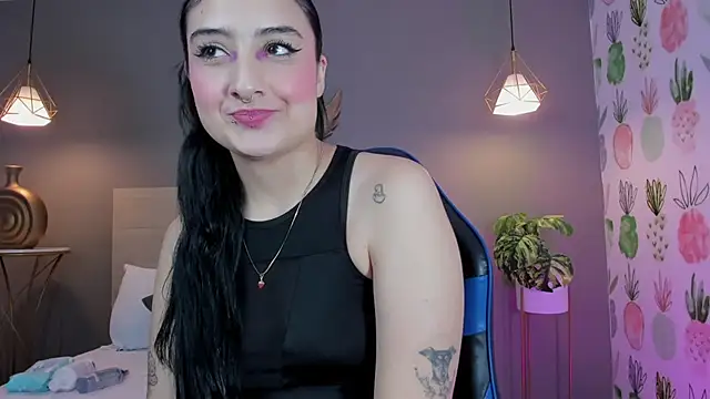 emma hiltonn  online show from 27, 5, 2026