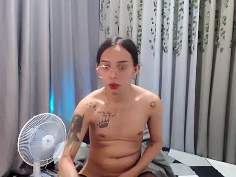 LOVELYMAYUMIE online show from 14, 12, 2024