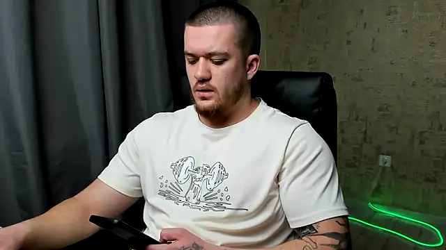 Snapshot of Well_boy chatting on 14, 2, 2026 Well boy online show from 14, 2, 2026