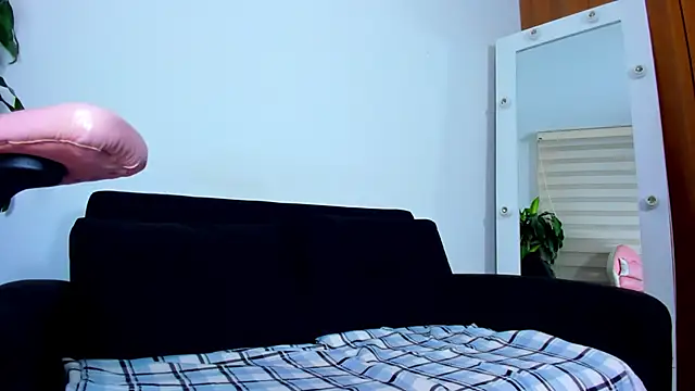 Snapshot of babypeach_1 chatting on 15, 1, 2026 babypeach 1 online show from 15, 1, 2026