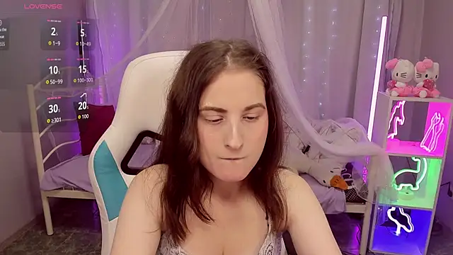 KiraDuvall online show from 18, 6, 2026