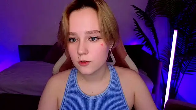 Ellie Heavenly online show from 12, 2, 2026