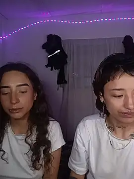AlexxaAndRileyy online show from 26, 6, 2026