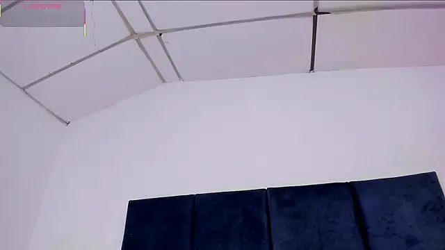 april jones05 online show from 17, 7, 2026