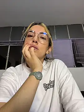 Snapshot of Paulinaa_bella chatting on 12, 2, 2026 Paulinaa bella online show from 12, 2, 2026