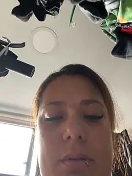 Pretty  Milf online show from 22, 3, 2026