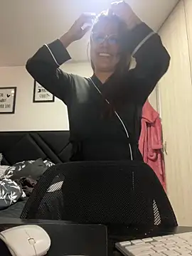 Pretty  Milf online show from 31, 5, 2026