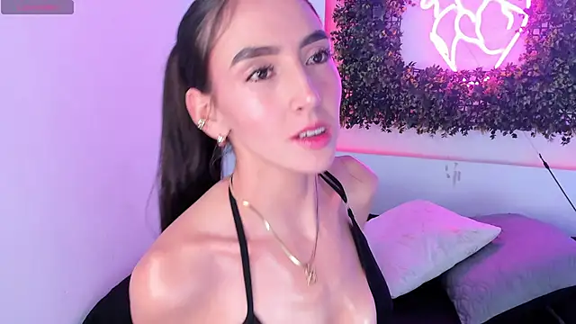 Snapshot of Itzel_Geneva chatting on 7, 2, 2026 Itzel Geneva online show from 7, 2, 2026