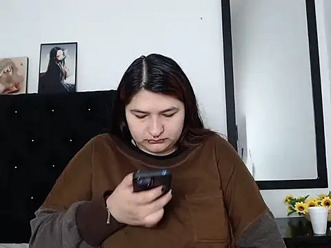 LauraHorny69 online show from 4, 3, 2026