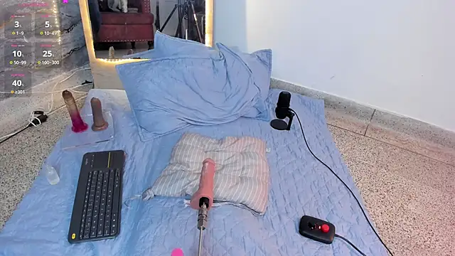 SHINYY STAR  online show from 6, 4, 2026