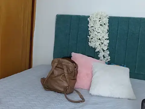 Snapshot of carolinacrus02 chatting on 15, 1, 2026 carolinacrus02 online show from 15, 1, 2026