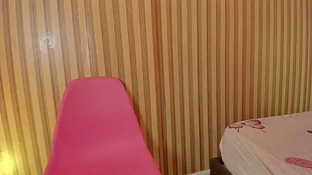 sweet  luna   online show from 10, 4, 2026