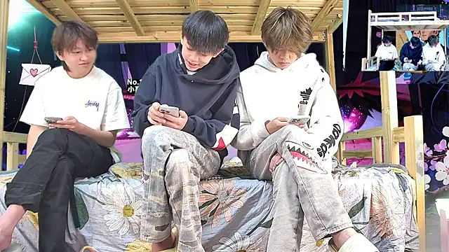 xiaohuangren01 online show from 3, 3, 2026